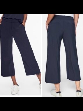 EUC Women's ATHLETA Tribeca Crop Pant Flare Navy‎ | Size 10 Tall